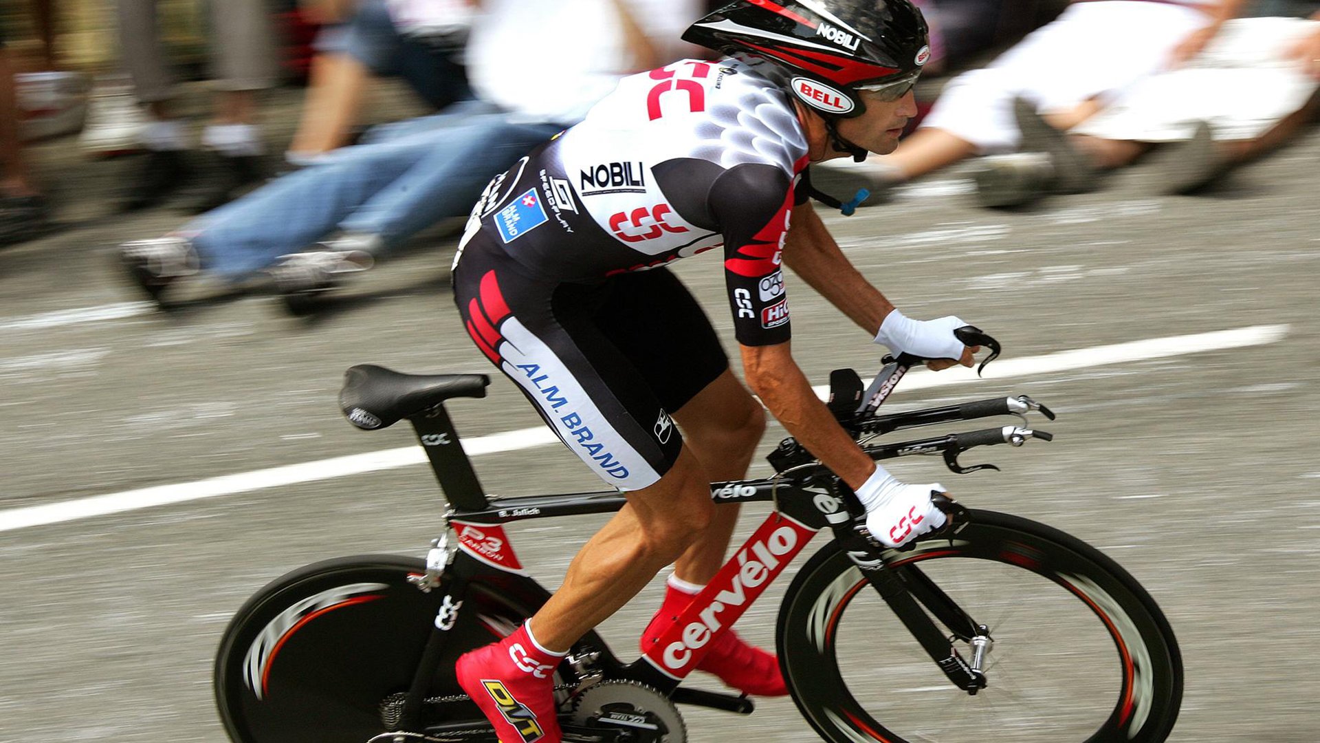 贝林厄姆赛点兑现,山东泰山淘汰阿森纳晋级四强,主帅激动落泪